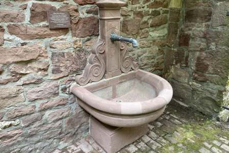 Alfons-Kern-Brunnen Brötzingen - Brunnen nach erfolgter Restaurierung
