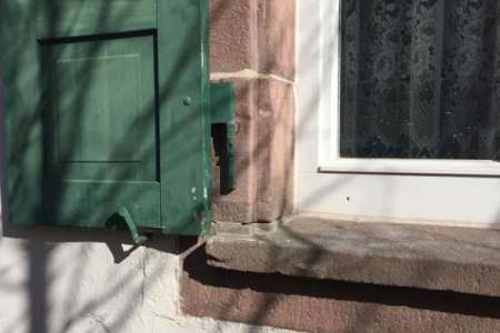 Fenstergewände - Restauriert durch Einsetzen einer Vierung